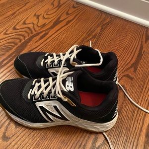 New Balance Fresh Foam T3000 mens turf shoes in size 8.5